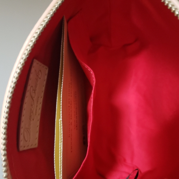 Dooney and Bourke cosmetic - Picture 9 of 9